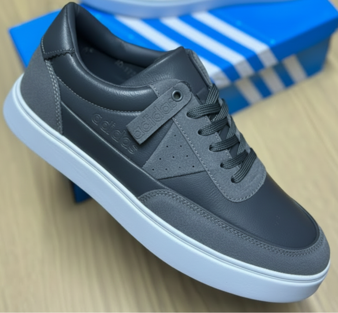 Classic Low-Top Casual Sneakers – Premium Everyday Streetwear Shoes